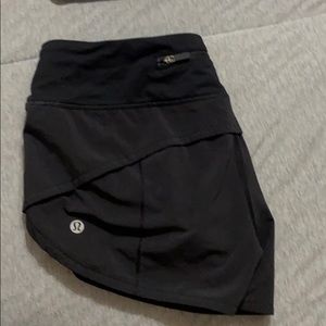 Lulu lemon short shorts